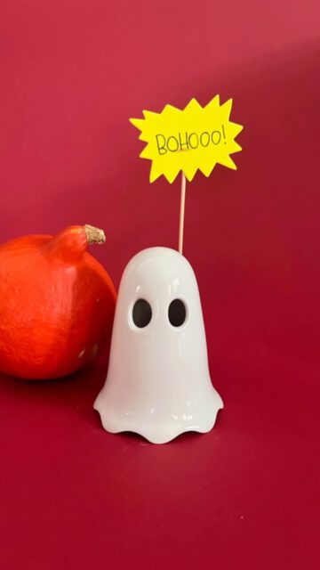 Boohooo! Spooky Season officially has arrived! Unsere gruselig süßen Gespenster 👻 von @beawichreif haben sich schon in Schale geworfen 😬 Welcher gefällt euch am Besten? 🧙‍♀️🔴🦇🎃

Die weißen Geister und die besonderen Einzelstücke mit Spezialglasuren (wie Drips, irisierend, Perlmutt, gesprenkelt, cloudy, usw.) gibt es in unserem Onlineshop und natürlich auch im Ladencafé in Nürnberg!

#halloween #geister #gespenster #nürnberg